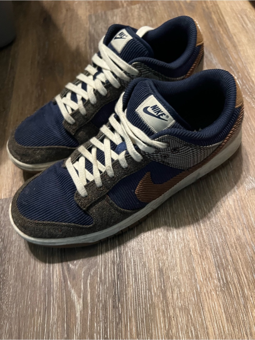 Nike Men's Navy and Brown Low-Top Sneakers with White Laces